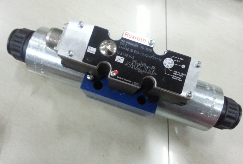 4WRAE10E60.jpg 4WRAE10E60.jpg