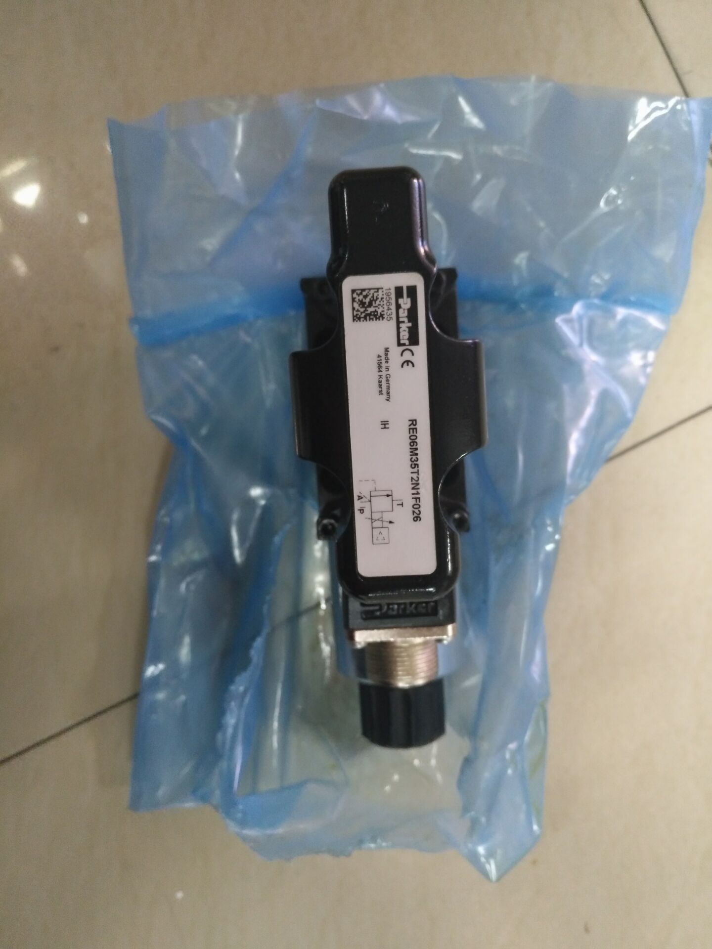 RE06M35T2N1F026.jpg RE06M35T2N1F026.jpg